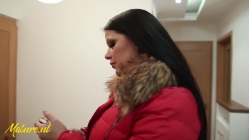 Egy nagyseggű budapesti hölgyike csodálatos didkókkal durván péniszre ültetve Thumb